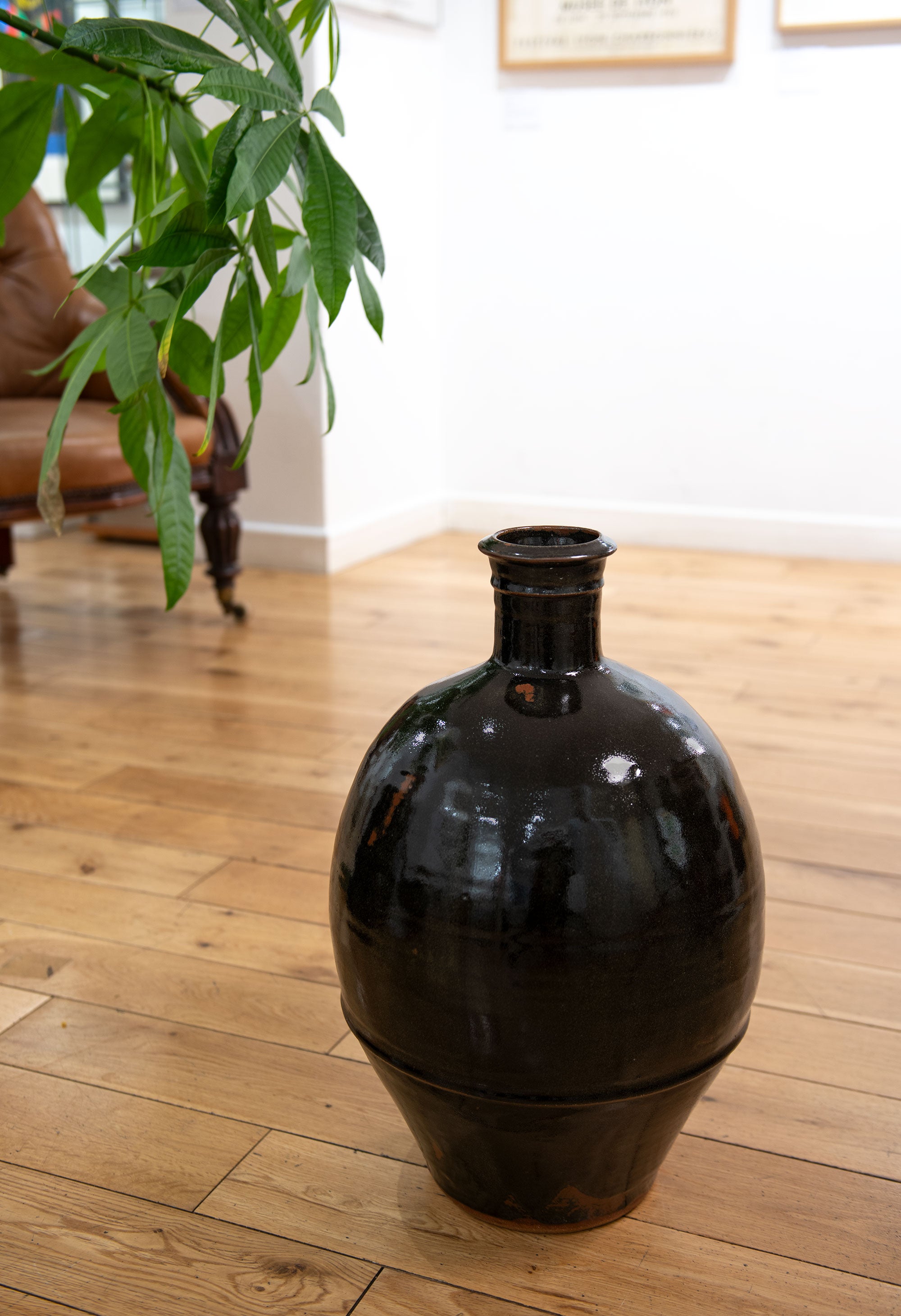Jim Malone Big Globular Jar – Goldmark
