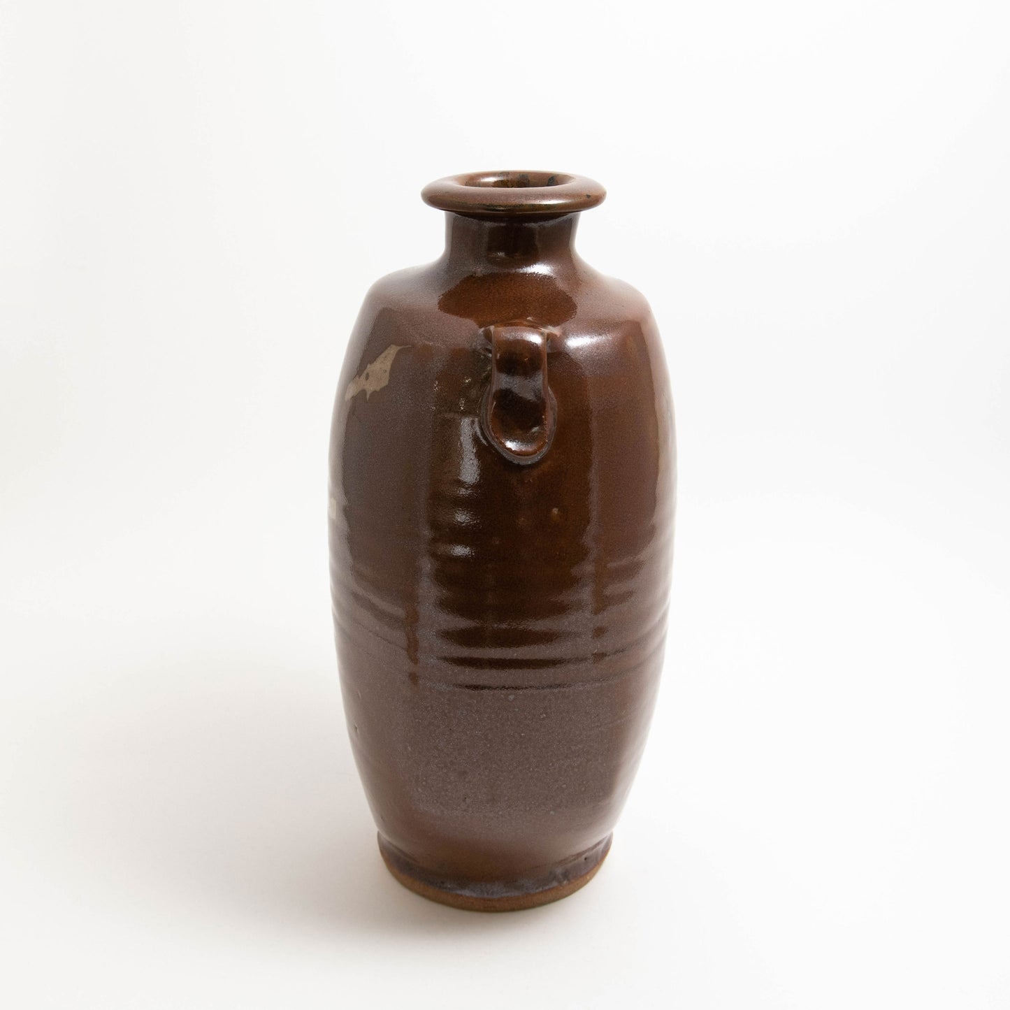 Footed Bottle with Lugs