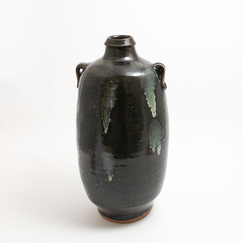 Footed Bottle with Lugs