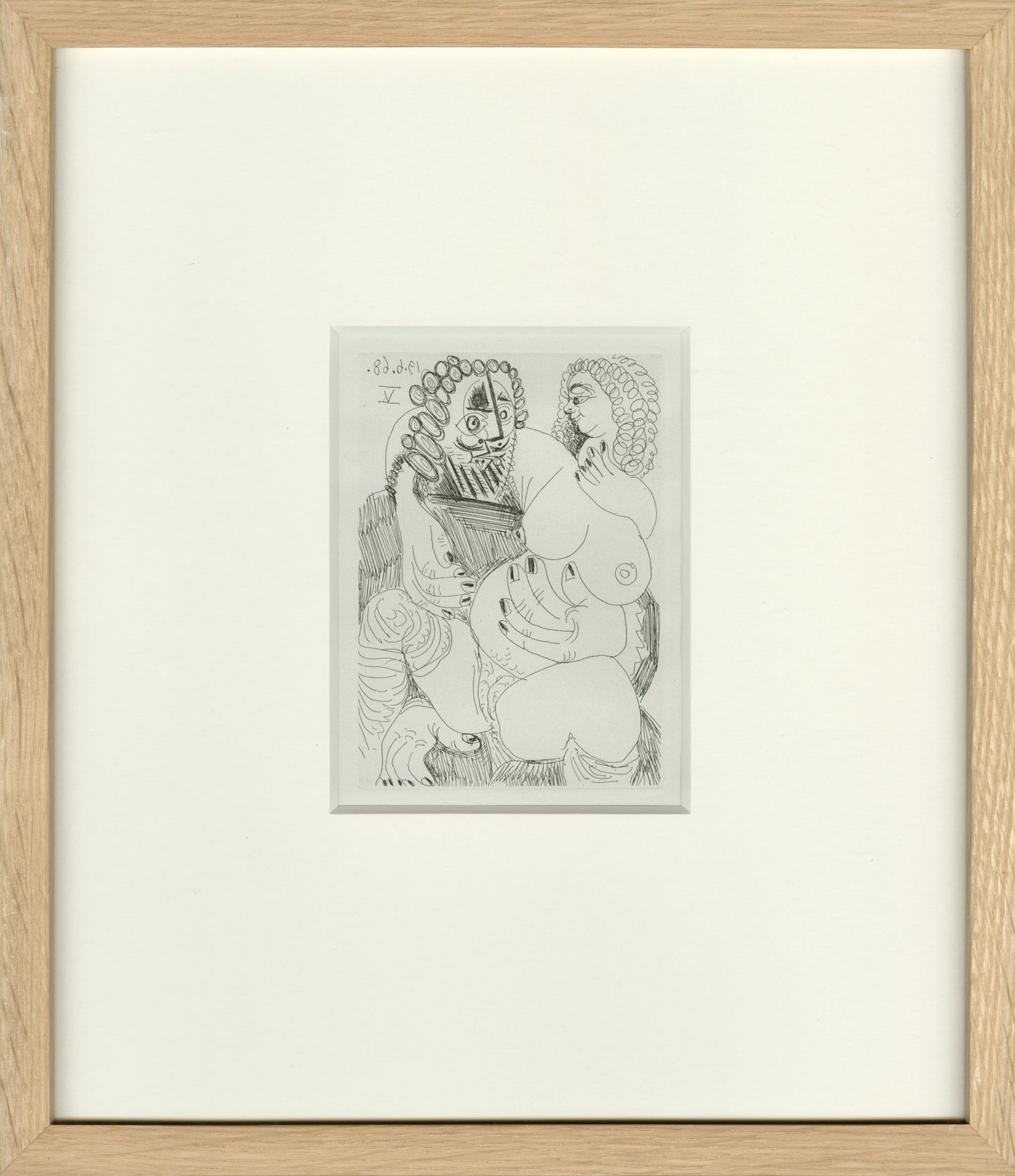 Grosse Prostituée sur les Genoux d'un Barbu