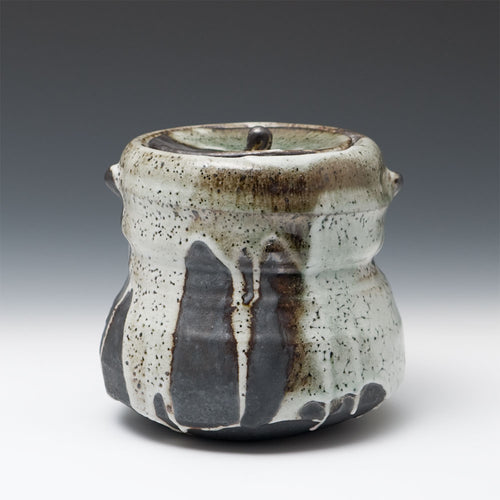 Waisted Mizusashi with Lugs