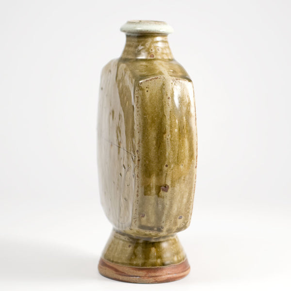 Pedestal Bottle