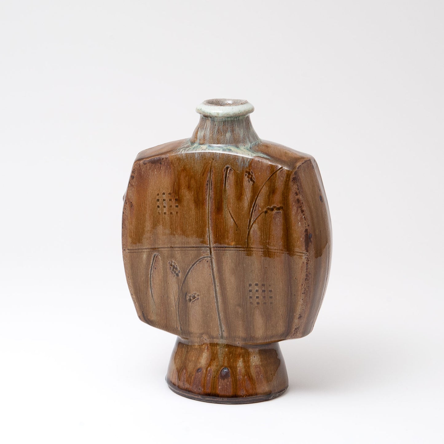Pedestal Bottle
